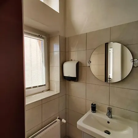 Cozy Flat At Zizkov & Free Parking Διαμέρισμα Πράγα